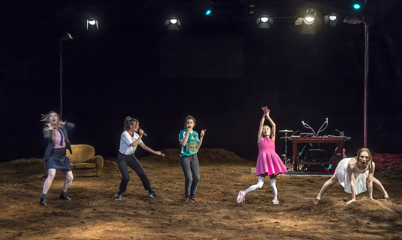FRA - THEATRE - L EVEIL DU PRINTEMPS
