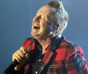 simple-minds-met-le-feu-lorient_0