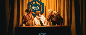 ©x
